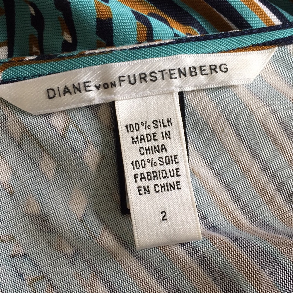 Diane Von Furstenberg "Evrin" Dress - Picture 4 of 6